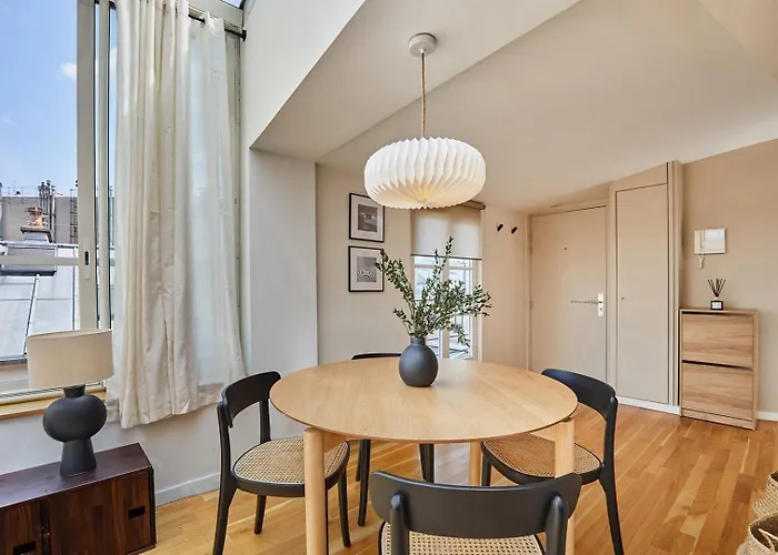 Gairo - 1 à Champs-élysées Parigi